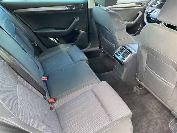 Škoda Superb Combi iV 1.4 TSI DSG Style - foto 9