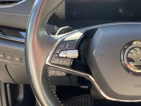 Škoda Octavia Combi 2.0 TDI 4x4 DSG Style + - foto 19