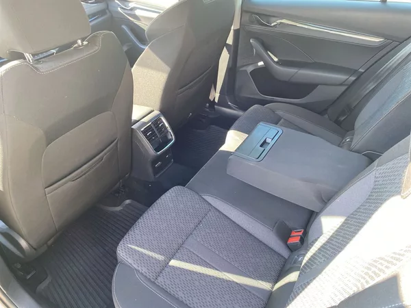 Škoda Octavia Combi 2.0 TDI 4x4 DSG Style + - foto 7