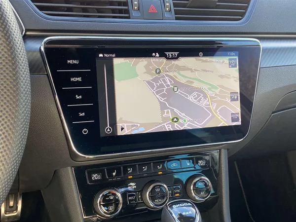 Škoda Superb 2.0 TDI 4x4 DSG Sportline - foto 11