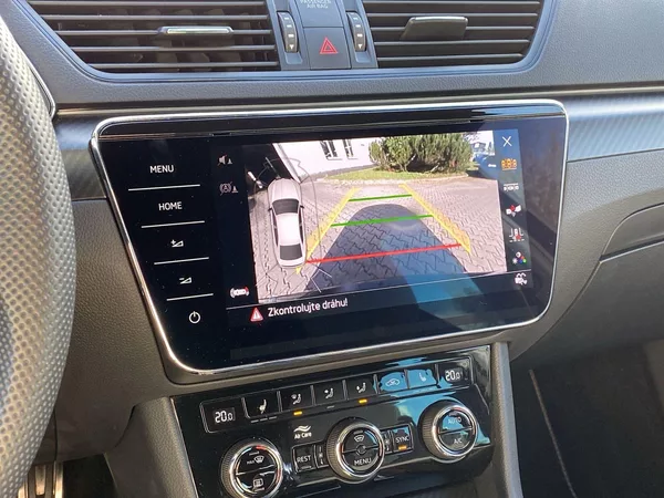 Škoda Superb 2.0 TDI 4x4 DSG Sportline - foto 12