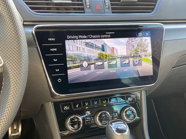 Škoda Superb 2.0 TDI 4x4 DSG Sportline - foto 16