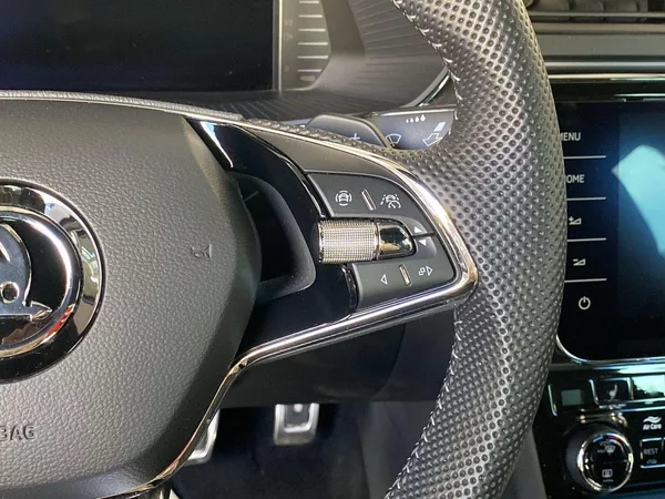 Škoda Superb 2.0 TDI 4x4 DSG Sportline - foto 19