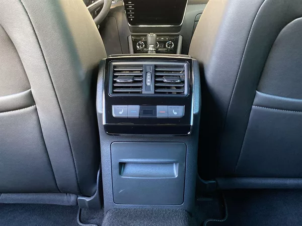 Škoda Superb 2.0 TDI 4x4 DSG Sportline - foto 28