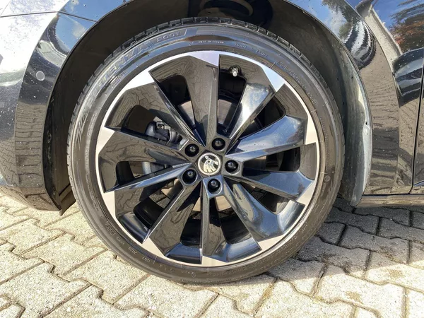 Škoda Superb 2.0 TDI 4x4 DSG Sportline - foto 31