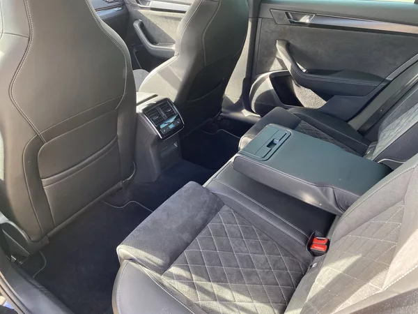 Škoda Superb 2.0 TDI 4x4 DSG Sportline - foto 7