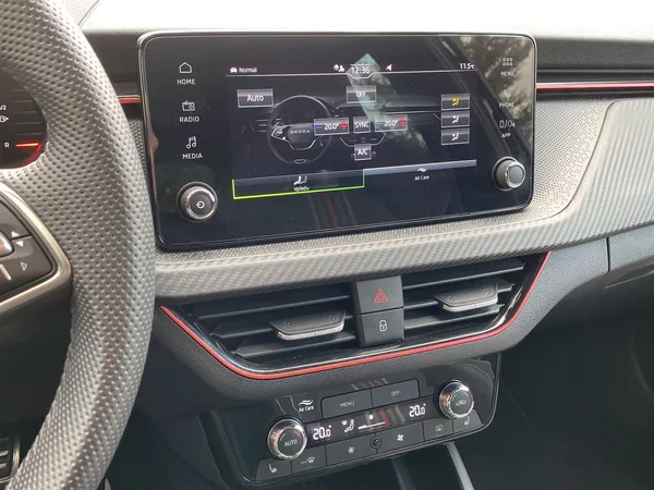 Škoda Scala 1.0 TSI Monte Carlo - foto 17