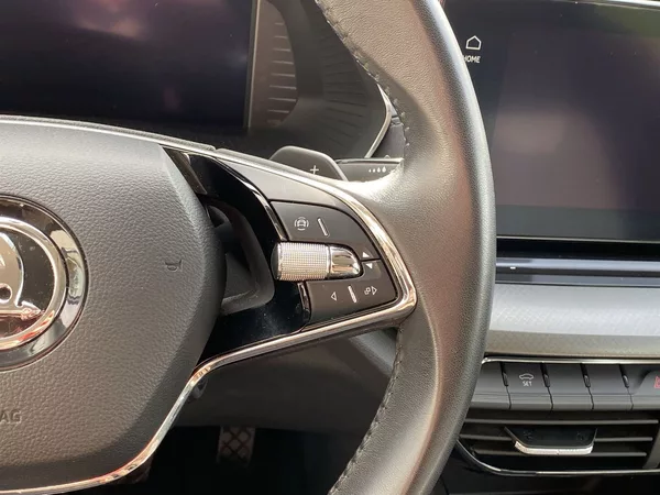 Škoda Octavia Combi 2.0 TDI DSG Ambition - foto 19