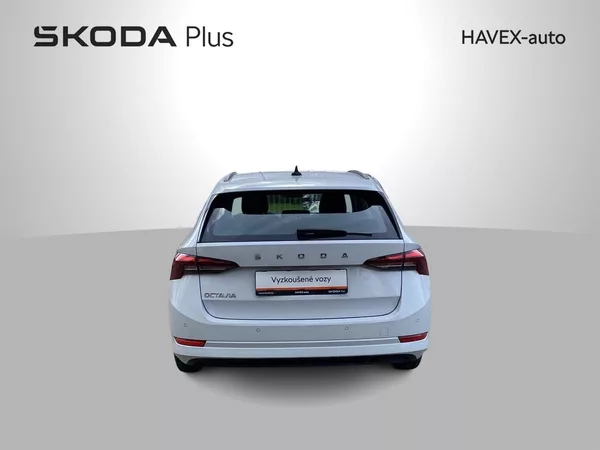 Škoda Octavia Combi 2.0 TDI DSG Ambition - foto 31
