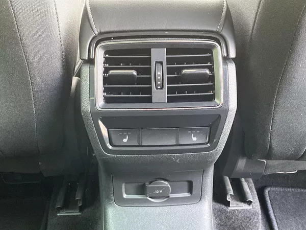 Škoda Karoq 2.0 TDI 4x4 DSG Style - foto 27