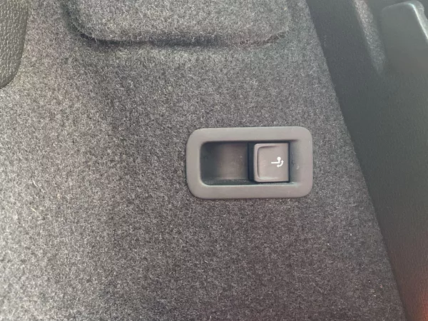 Škoda Karoq 2.0 TDI 4x4 DSG Style - foto 28