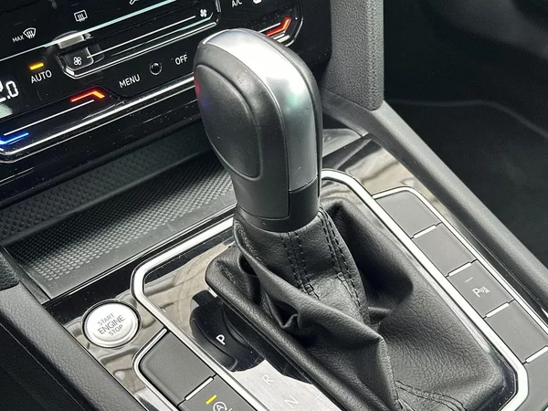 Volkswagen Passat Variant 2.0 TDI 4Motion DSG R-Line - foto 16