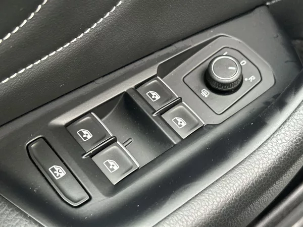 Volkswagen Passat Variant 2.0 TDI 4Motion DSG R-Line - foto 18