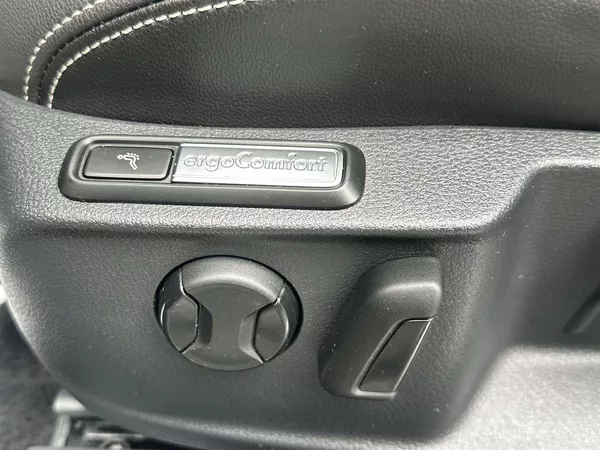 Volkswagen Passat Variant 2.0 TDI 4Motion DSG R-Line - foto 21