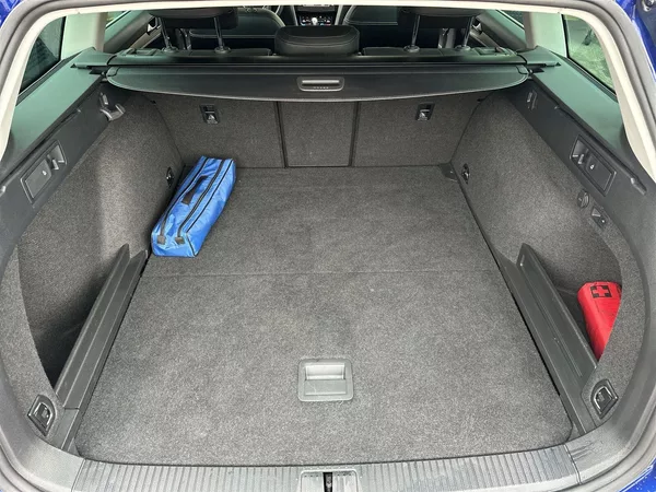 Volkswagen Passat Variant 2.0 TDI 4Motion DSG R-Line - foto 30