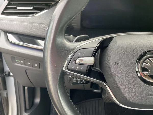 Škoda Octavia Combi 2.0 TDI 4x4 DSG Style+ - foto 19