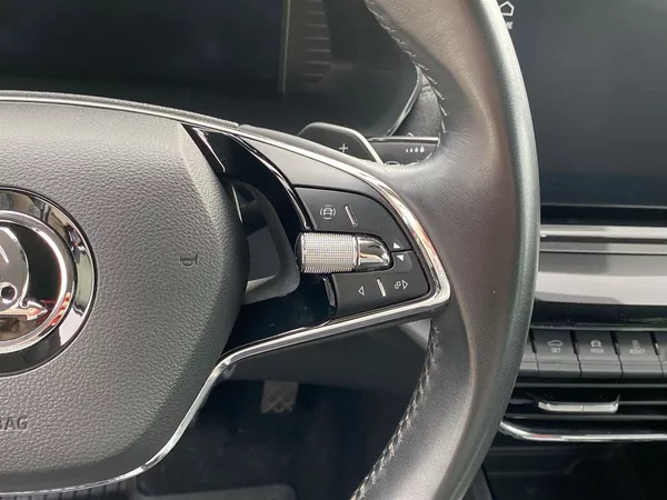 Škoda Octavia Combi 2.0 TDI 4x4 DSG Style+ - foto 20