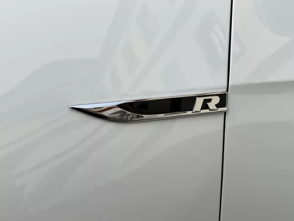 Volkswagen Golf 2.0 TSI DSG 4Motion R-Line - foto 30
