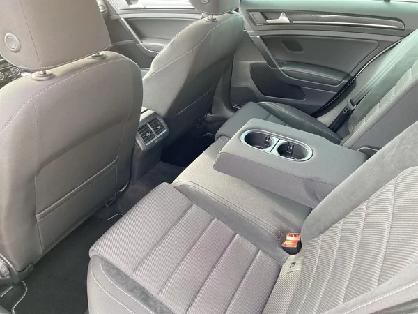 Volkswagen Golf 2.0 TSI DSG 4Motion R-Line - foto 7
