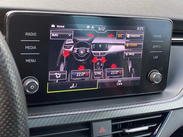 Škoda Kamiq 1.0 TSI DSG Monte Carlo - foto 13