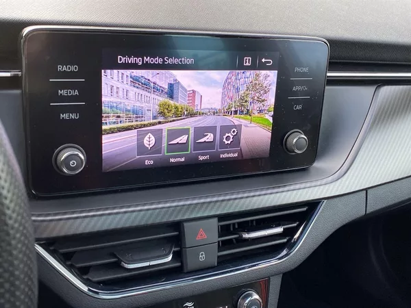 Škoda Kamiq 1.0 TSI DSG Monte Carlo - foto 17