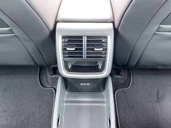 Škoda Octavia 1.5 TSI Top Selection - foto 22