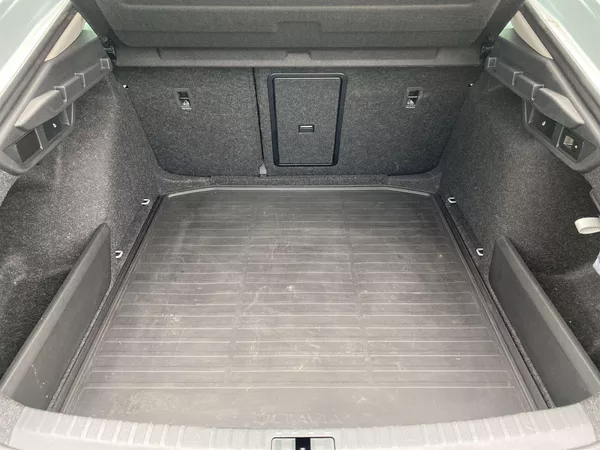 Škoda Octavia 1.5 TSI Top Selection - foto 30