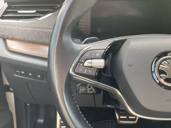 Škoda Octavia Combi 2.0 TDI 4x4 DSG Scout - foto 19