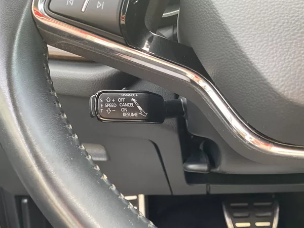 Škoda Octavia Combi 2.0 TDI 4x4 DSG Scout - foto 25