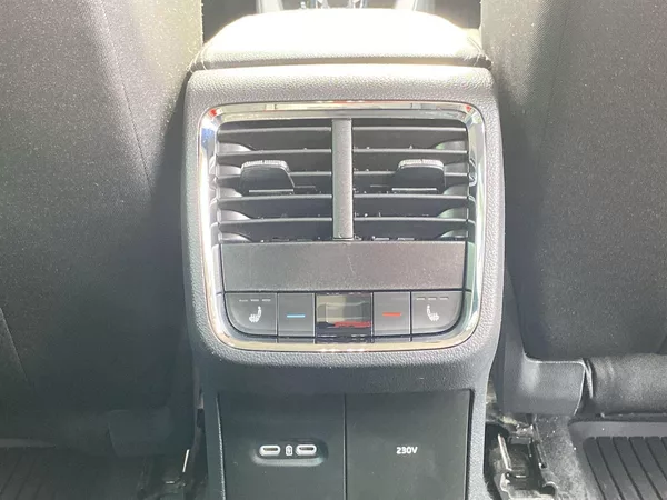 Škoda Octavia Combi 2.0 TDI 4x4 DSG Scout - foto 28