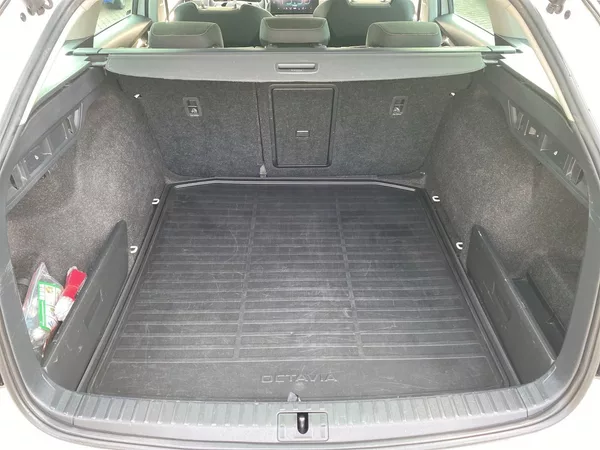 Škoda Octavia Combi 2.0 TDI 4x4 DSG Scout - foto 32