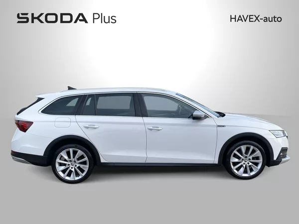 Škoda Octavia Combi 2.0 TDI 4x4 DSG Scout - foto 35