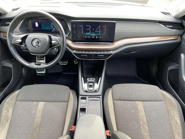 Škoda Octavia Combi 2.0 TDI 4x4 DSG Scout - foto 5