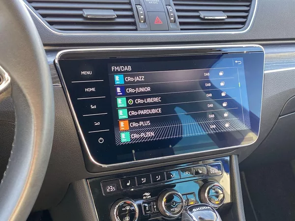 Škoda Superb Combi 1.4 TSI iV DSG Style - foto 13