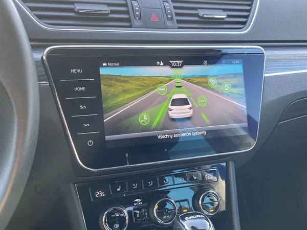Škoda Superb Combi 1.4 TSI iV DSG Style - foto 15