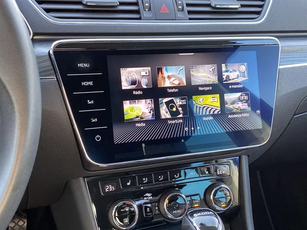 Škoda Superb Combi 1.4 TSI iV DSG Style - foto 18