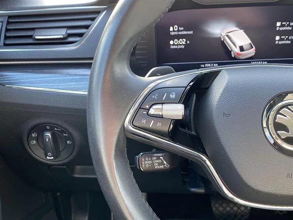 Škoda Superb Combi 1.4 TSI iV DSG Style - foto 19