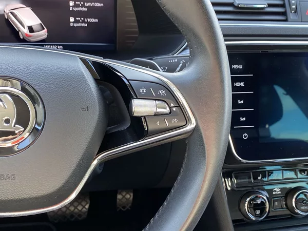 Škoda Superb Combi 1.4 TSI iV DSG Style - foto 20