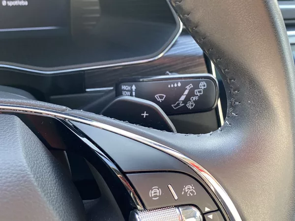 Škoda Superb Combi 1.4 TSI iV DSG Style - foto 23
