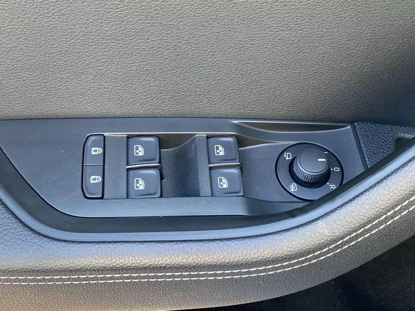 Škoda Superb Combi 1.4 TSI iV DSG Style - foto 24