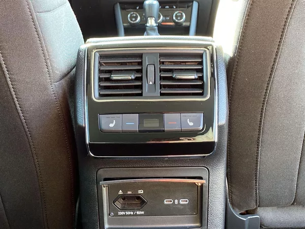 Škoda Superb Combi 1.4 TSI iV DSG Style - foto 30