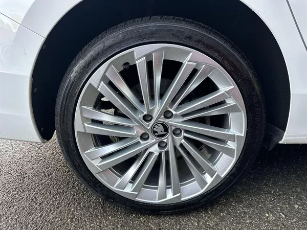 Škoda Superb 2.0 TSI 4x4 DSG L&K - foto 35