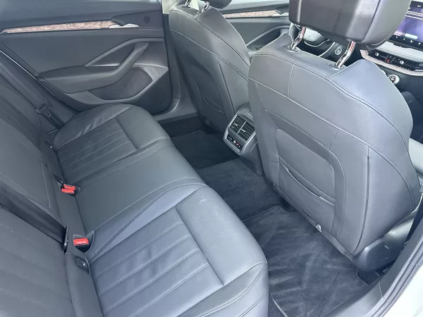 Škoda Superb 2.0 TSI 4x4 DSG L&K - foto 9