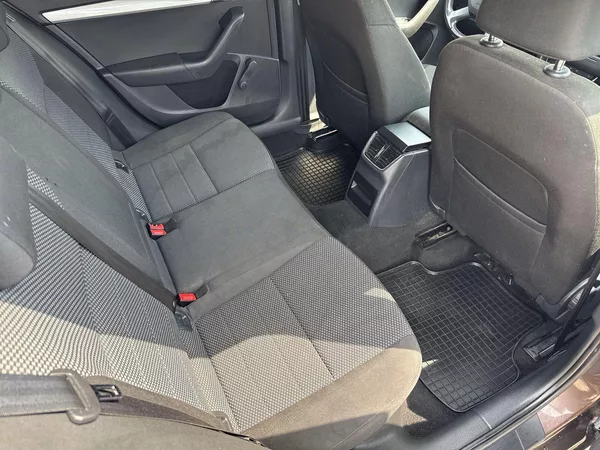 Škoda Octavia Combi 1.6 TDI Ambition - foto 10