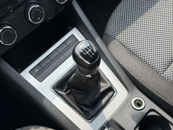 Škoda Octavia Combi 1.6 TDI Ambition - foto 14