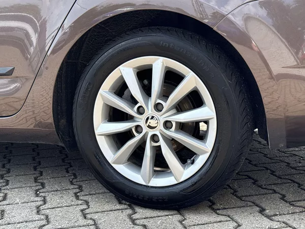 Škoda Octavia Combi 1.6 TDI Ambition - foto 26