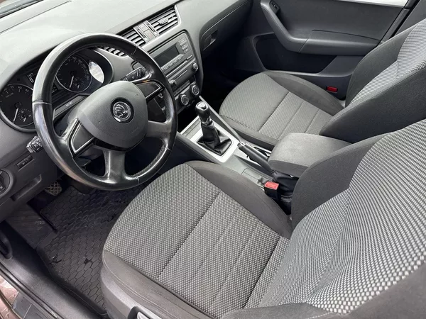 Škoda Octavia Combi 1.6 TDI Ambition - foto 7