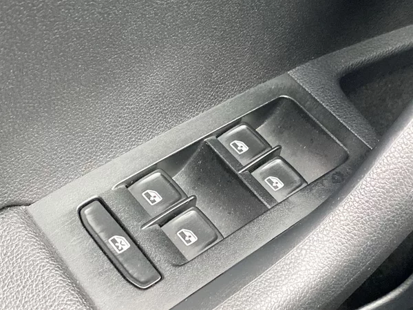 Škoda Octavia Combi 2.0 TDI DSG Ambition+ - foto 19