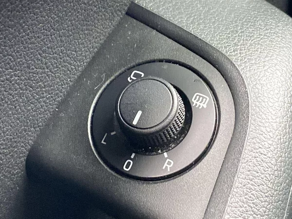 Škoda Octavia Combi 2.0 TDI DSG Ambition+ - foto 21