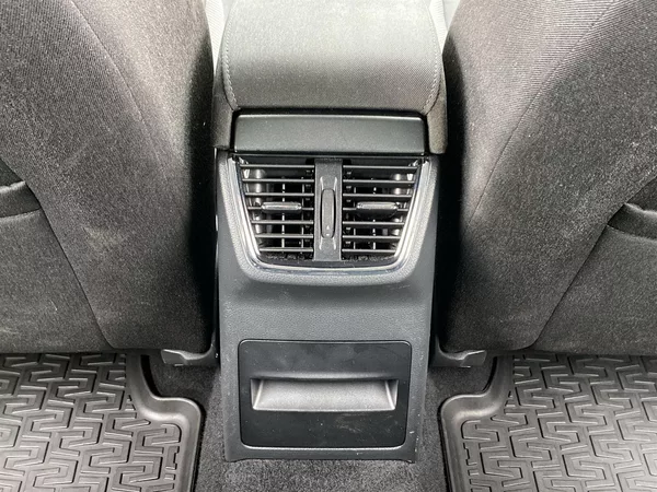 Škoda Octavia Combi 2.0 TDI DSG Ambition+ - foto 25